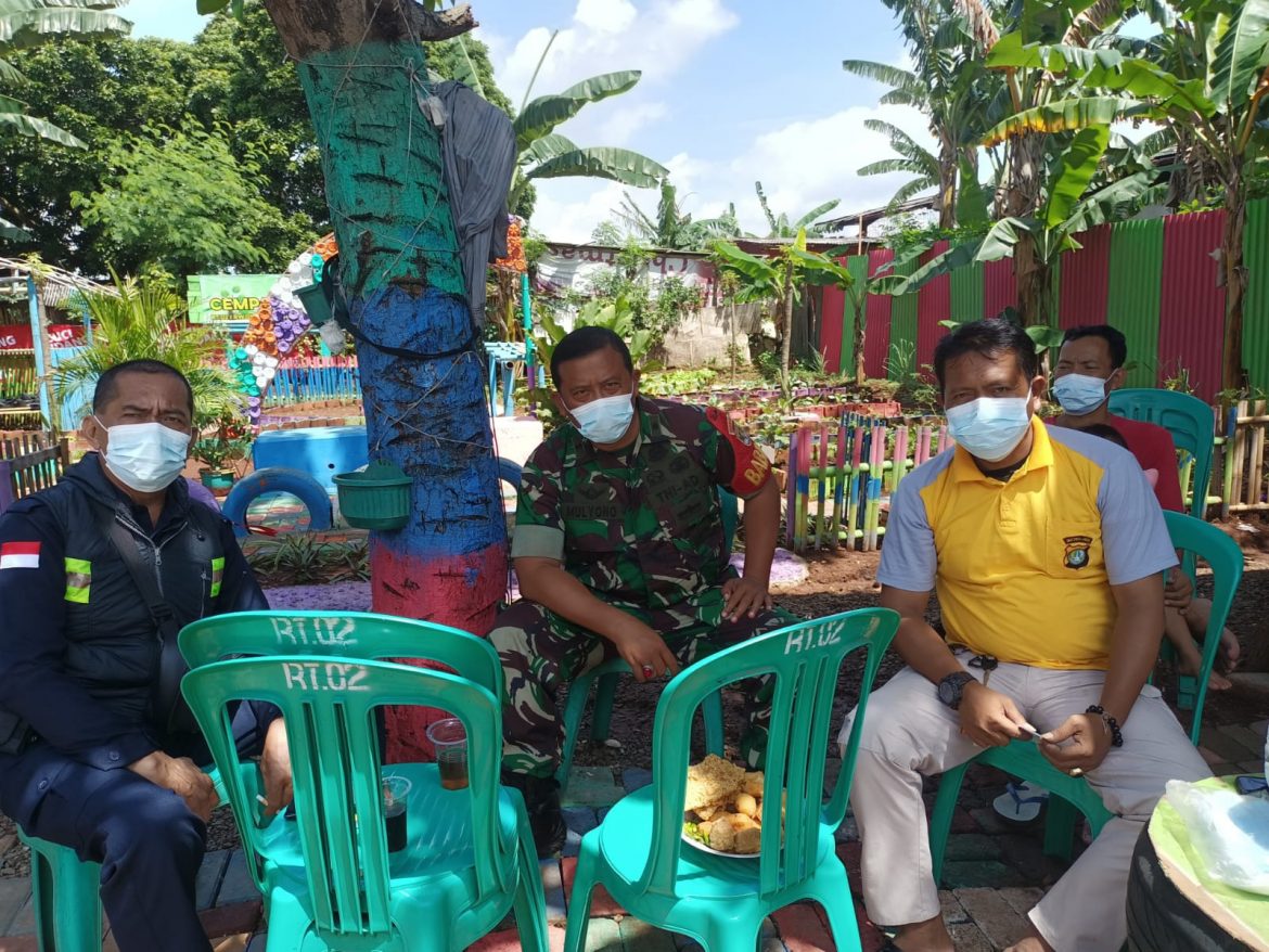Babinsa Nambo Jaya Ingatkan Warga di Wilayah Binaan