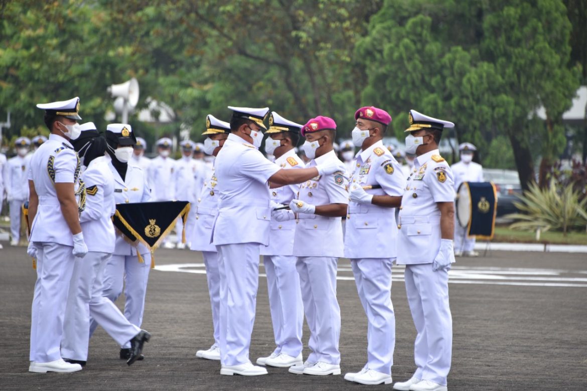 Panglima Koarmada III Menghadiri Sertijab Tujuh Pejabat Strategis TNI AL