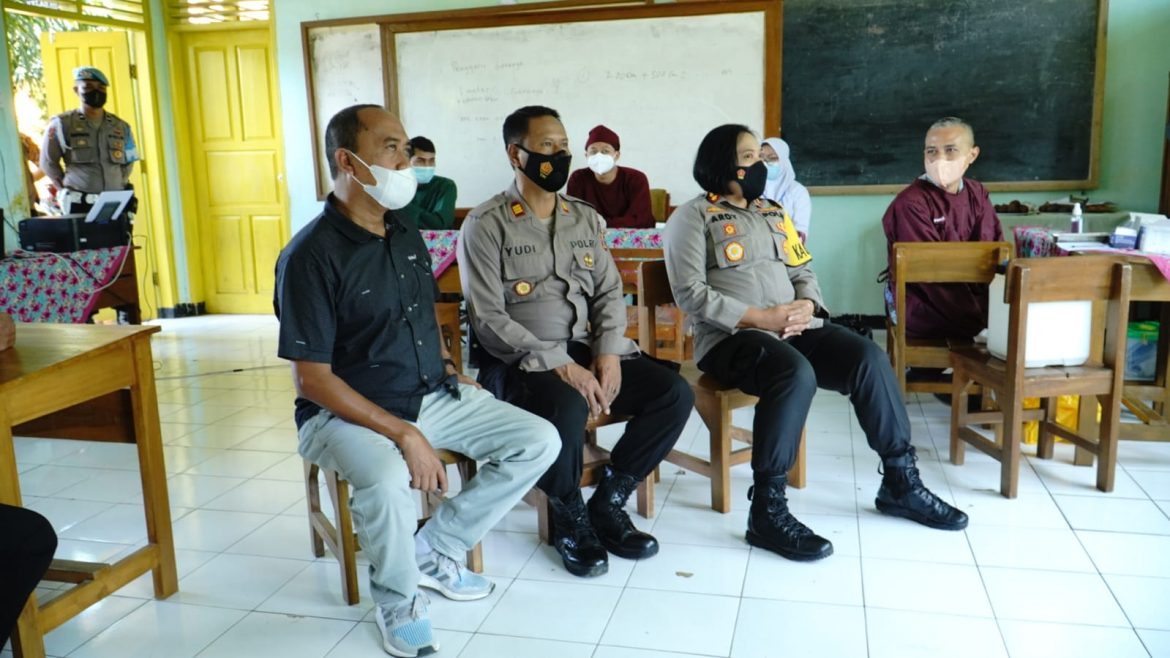 Kapolres Banjar Mengikuti Zoom Meeting Serentak Pimpin Kapolri terkait Percepatan Vaksinasi Booster