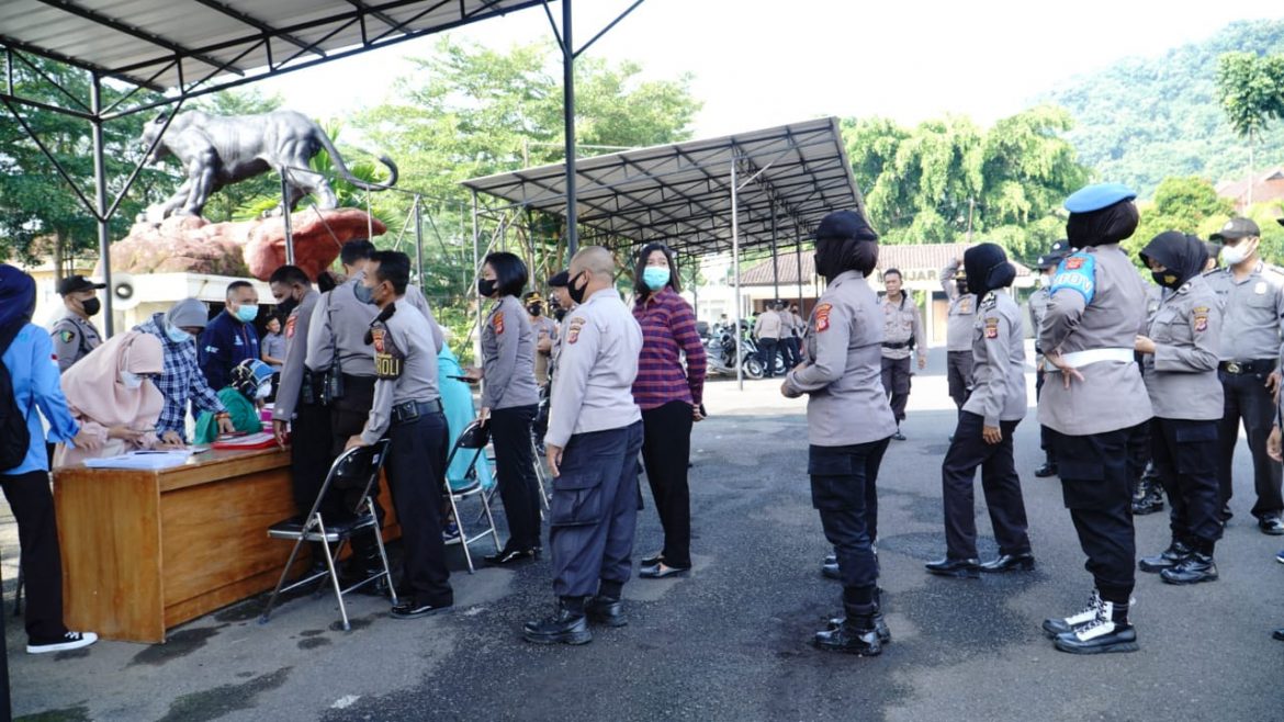 Pastikan Polres Banjar Bebas Covid,150 Anggota Polres Banjar Dilakukan Tes Swab