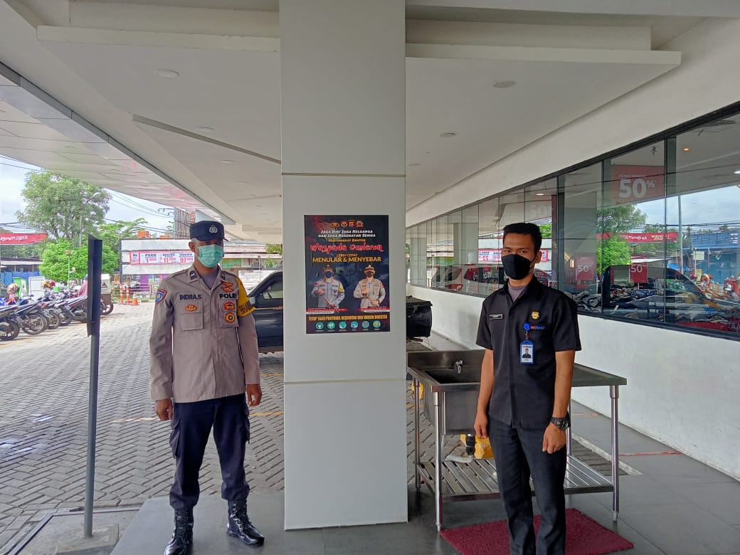Polsek Pasarkemis Polresta Tangerang Pasang Spanduk dan Baleho Himbauan Covid-19