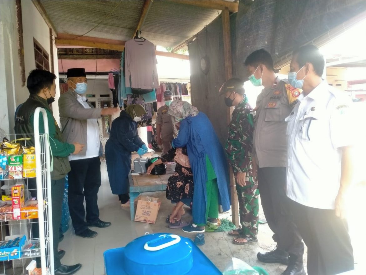 Polsek Tambelang Gelar Kegiatan Vaksin Dosis 2 Bagi Lansia secara door to door.