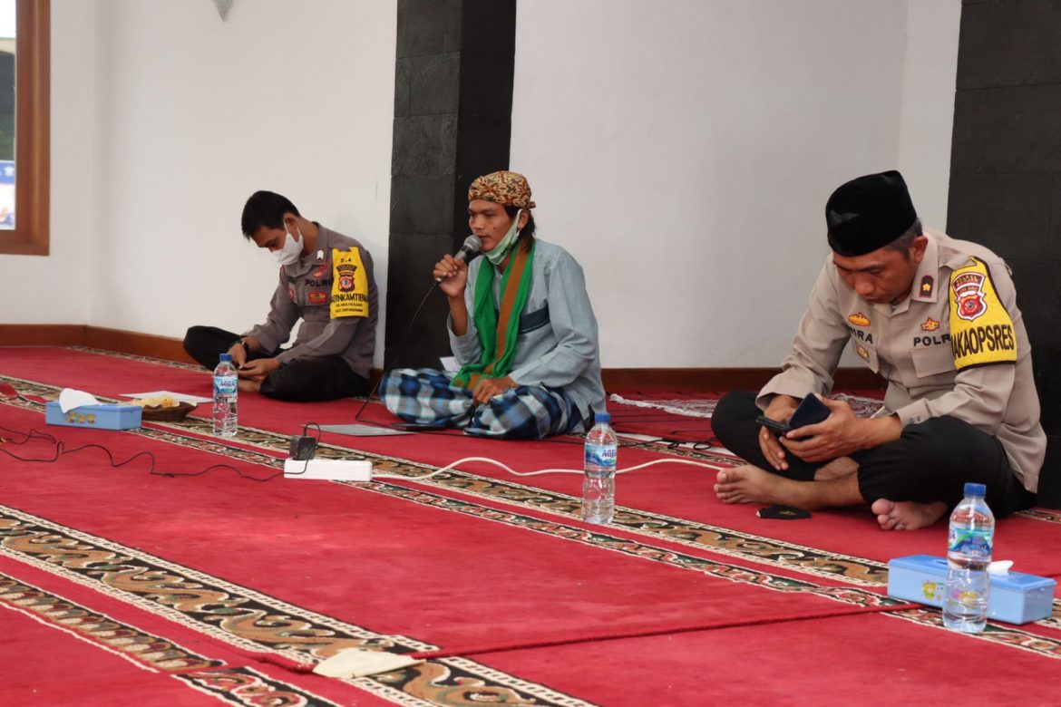 Polres Banjar Gelar Binrohtal Bagi Personel Muslim dan Nasrani