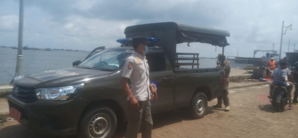 &nbsp;&nbsp;Penertiban Pelanggar Perda olehSatpol PP Kecamatan Cilincing Tebang Pilih&nbsp;