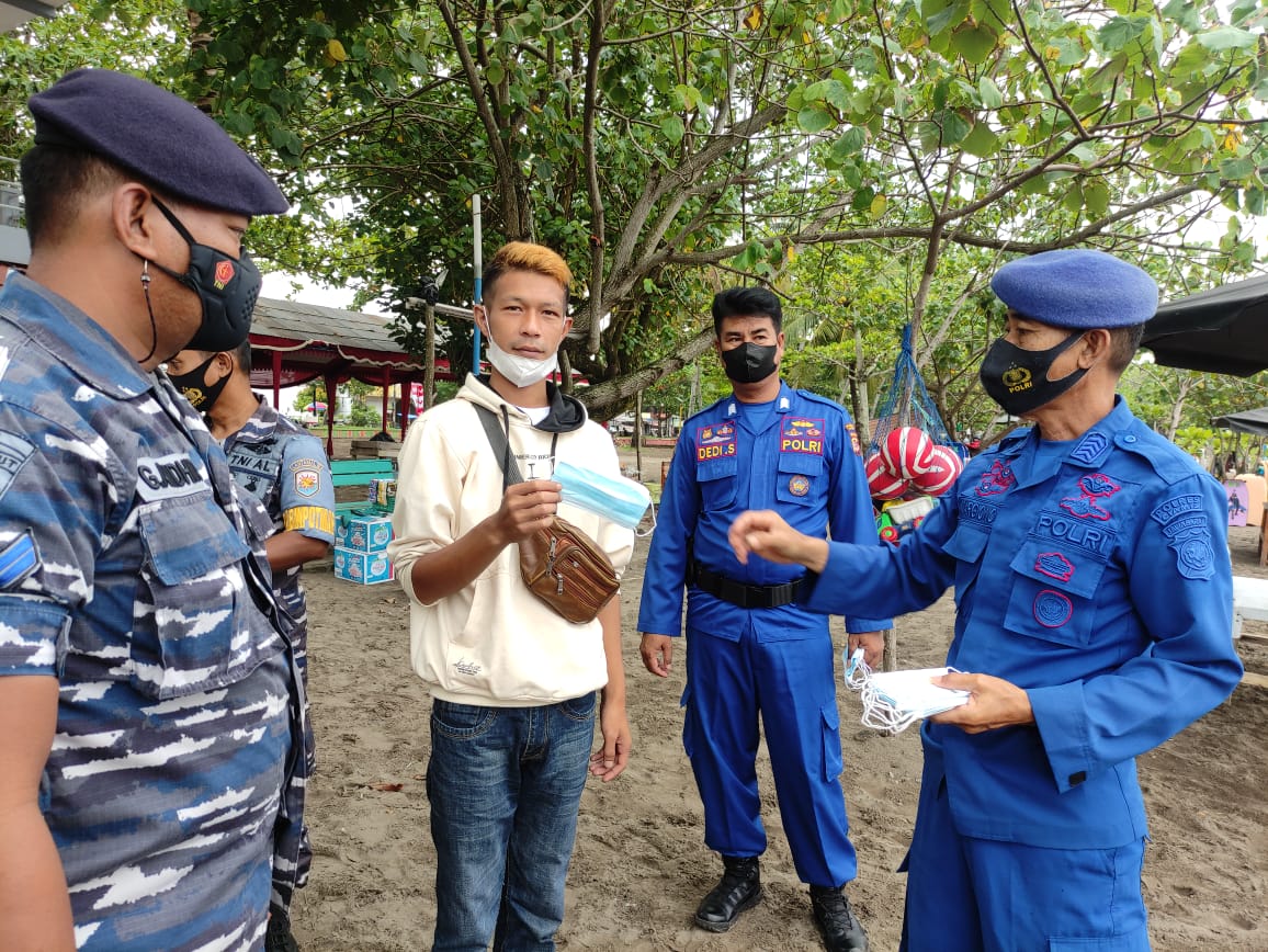Sat Pol Airud Polres Ciamis Patroli Pengamanan Kawasan Pantai Pangandaran Berikan Rasa Aman dan Nyaman