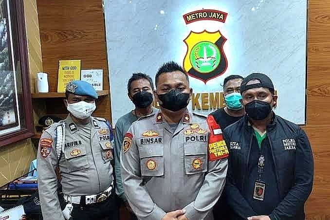 Polsek Kembangan Jakarta Barat Mengamankan 2 Orang Pelaku Penipuan Bermodus Debt Collector Di Jalan Kembangan Raya, Kel Kembangan Utara Jakarta Barat