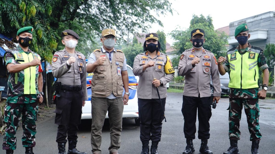 Kapolres bersama Wakil Wali Kota Banjar Laksanakan Sosialisasi Pengetatan Prokes di Ruang Publik