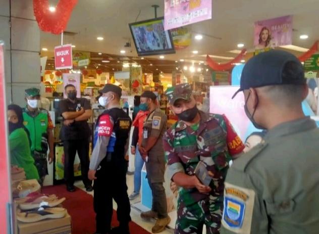 Dalam Rangka PPKM Level 3, TIM Prabu Polrestabes Bandung Polda Jabar Laksanakan Patroli Penertiban Prokes Di Tempat Mudah Terjadinya Kerumunan