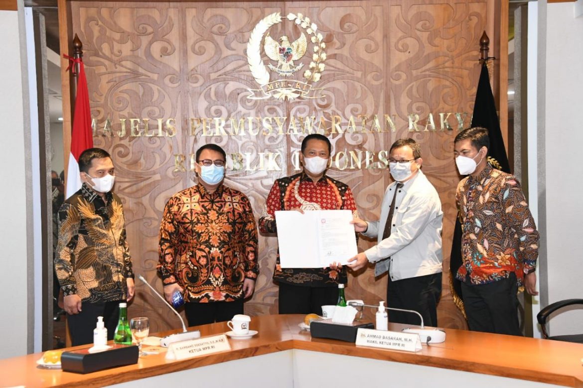 Jadi Anggota Dewan Kehormatan Asosiasi Pengajar Hukum Tata Negara dan Hukum Administrasi Negara, Bamsoet dan Basarah Dorong Para Pakar Kaji Urgensi Pokok-Pokok Haluan Negara