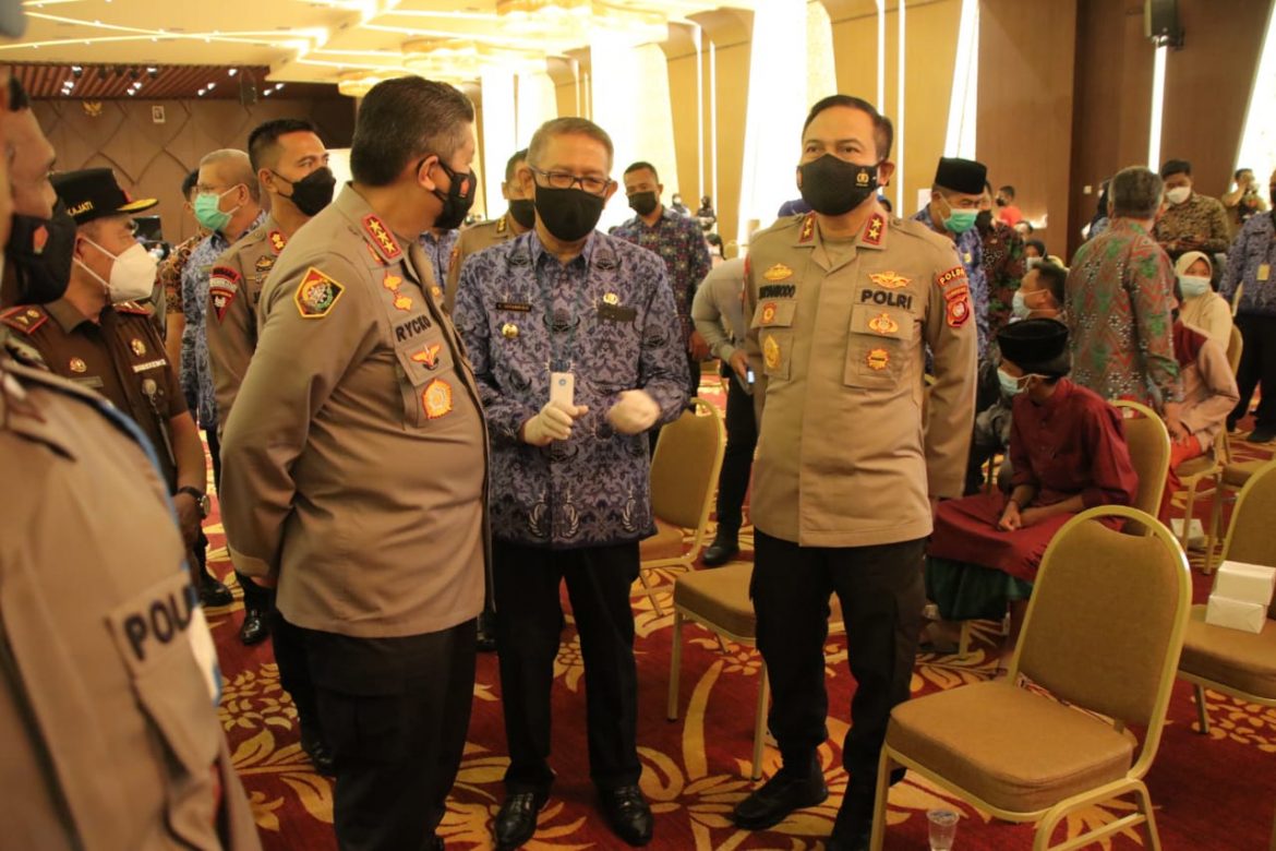 Kalemdiklat Polri Kunjungi Polda Kalbar dan Tinjau Langsung Vaksianasi di Qubu Resort