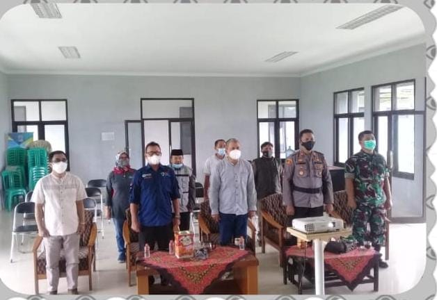 Evaluasi PTM di Ciamis ,Melalui Zoom Meeting Kapolsek Bersama Muspika Cihaurbeti Ikuti Rakor