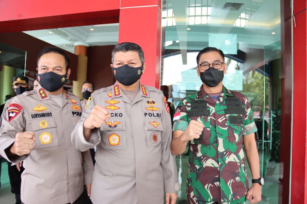 Pangdam XII/Tpr dan Forkopimda Hadiri Vaksinasi Serentak Yang Dipimpin Presiden Secara Virtual