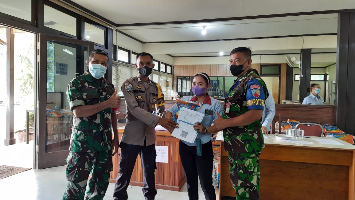 Polres Kubu Raya Adakan Gerai Vaksinasi Di PT.Alaskusuma, 565 Orang Sudah Terima Vaksin Covid-19