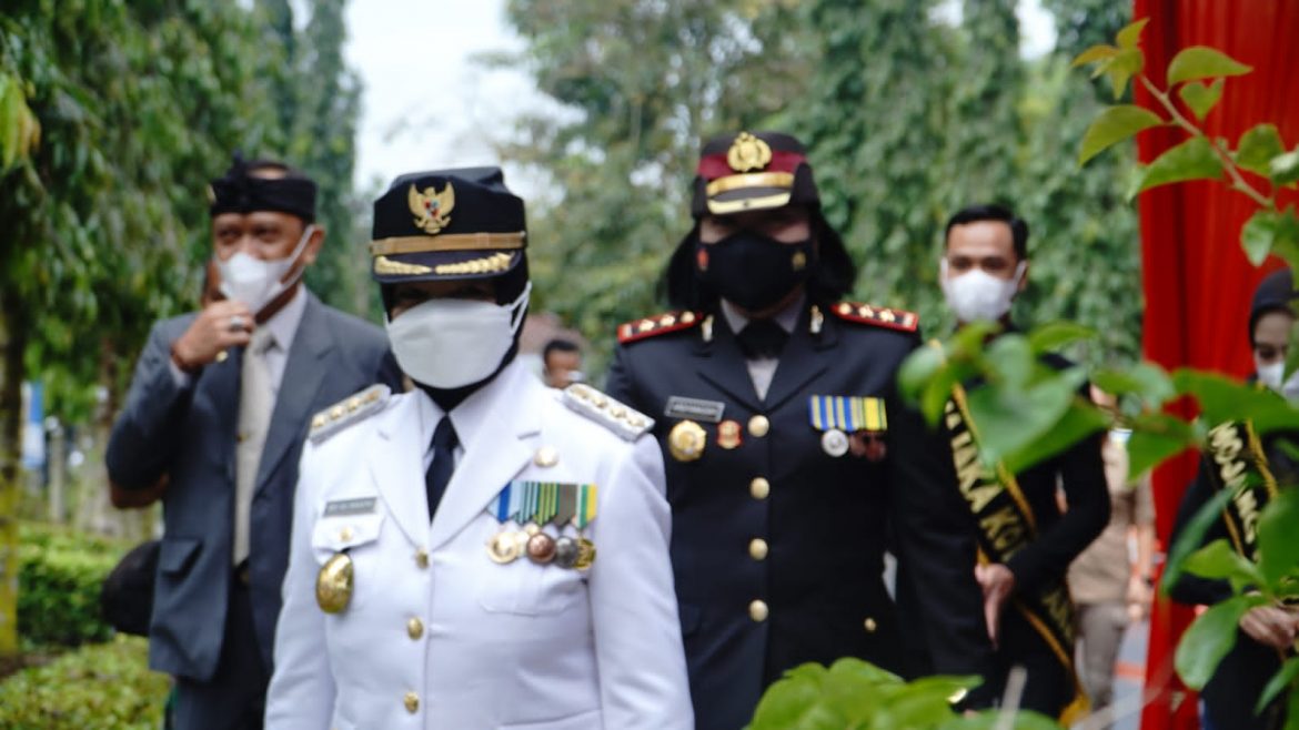 Kapolres Banjar Menghadiri Upacara Puncak Penringatan Hari Jadi Ke-19 Kota Banjar