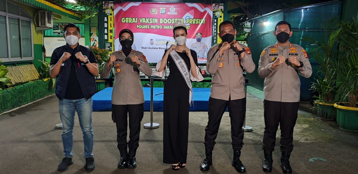 Kapolda Metro Jaya Irjen Pol Dr M Fadil Imran Melakukan Peninjauan Di Sejumlah Tempat Vaksinasi di sentra kuliner DKI Jakarta Yaitu Kemang, Tugu Proklamasi Dan Srengseng kembangan Jakarta Barat