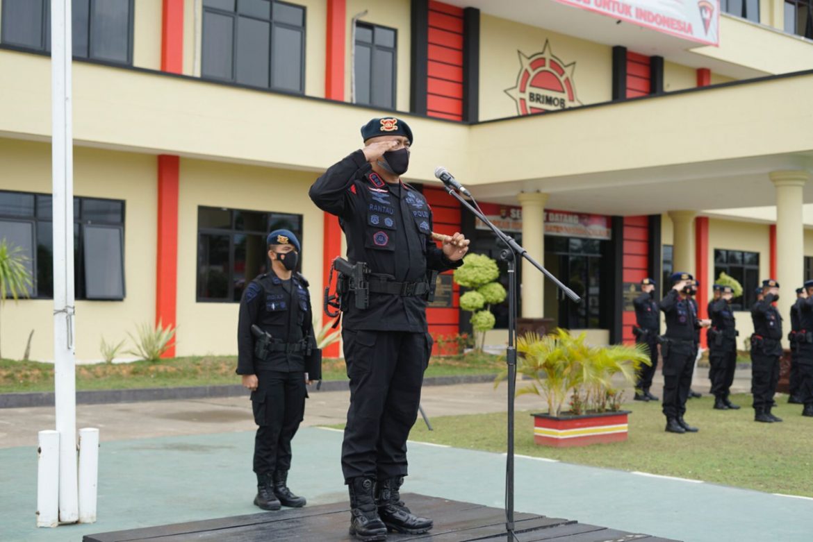 Dansatbrimob Polda Kalbar Kombes Pol. Rantau Menyambut Kepulangan 200 Personel Yang Telah Selesai Melaksanakan Tugas di Kabupaten Yalimo provinsi Papua