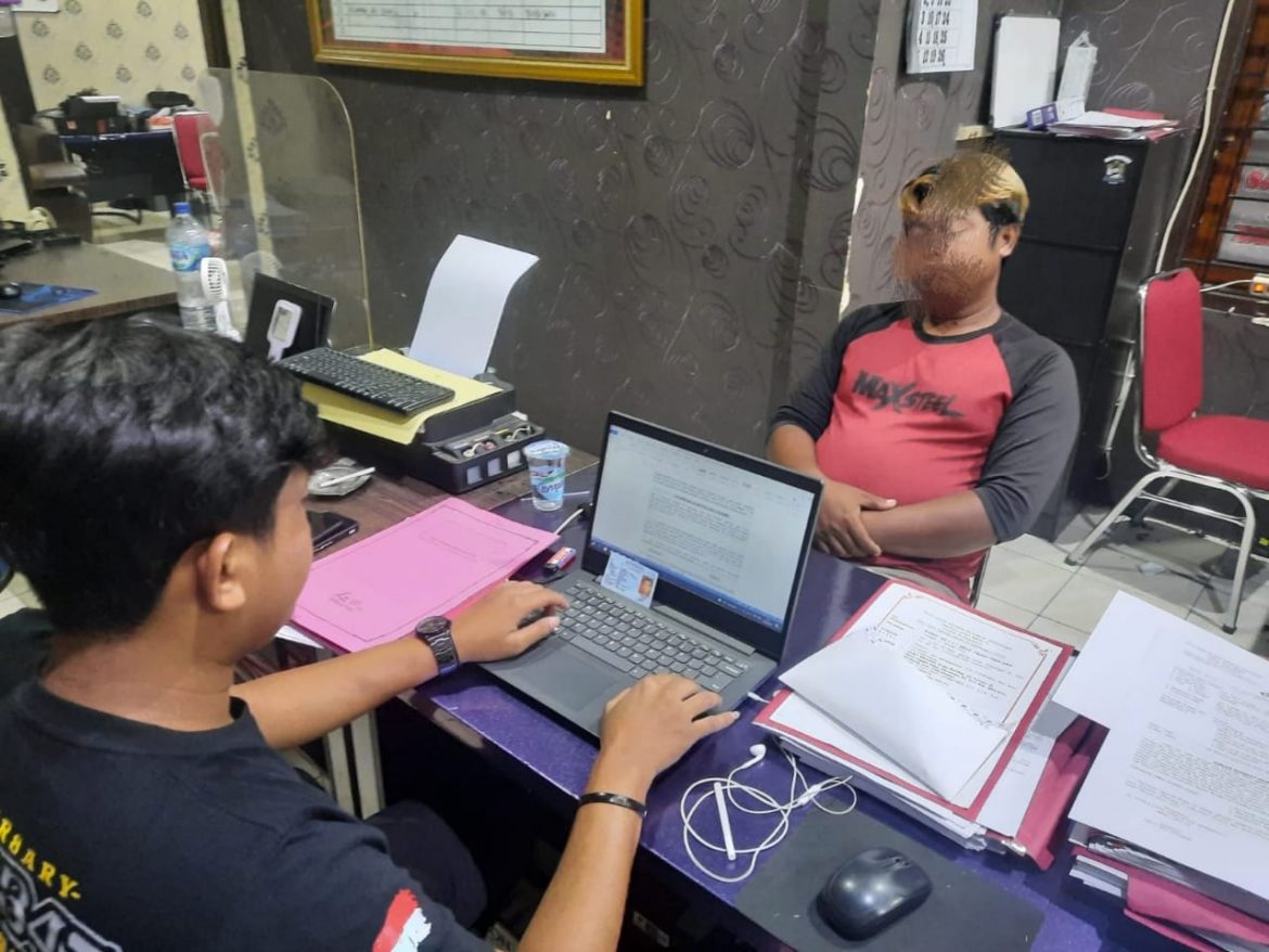 Polisi Amankan 2 Orang Laki-laki Diduga Sebagai Bandar Dan Pemasang Togel