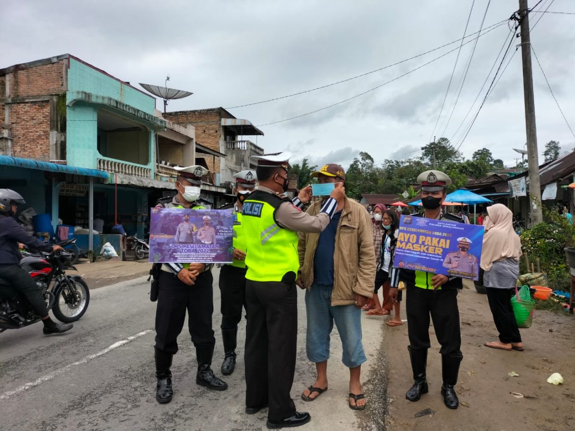 Kasat Lantas Polres Simalungun Pimpin Sosialiasi dan Himbauan Tertib Berlalulintas Serta Penerapan Prokes