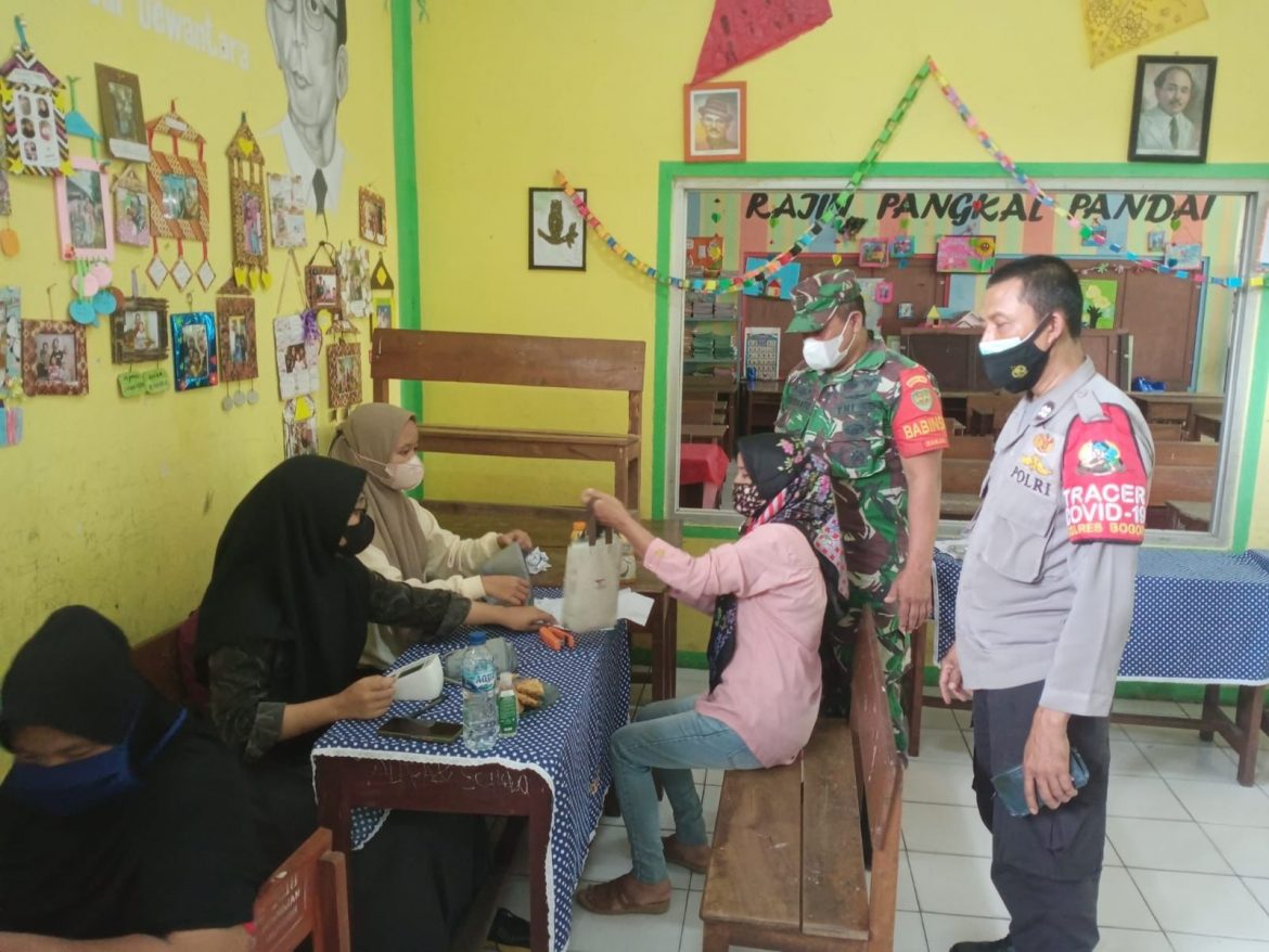 Gerai Vaksinasi Covid 19 di Wilkum Citeureup