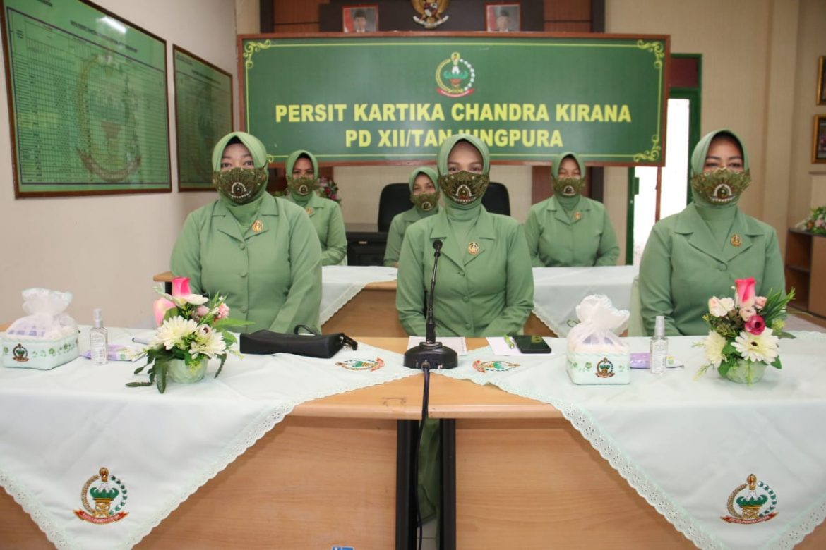 Wakil Ketua Persit KCK Daerah XII/Tpr dan Pengurus Ikuti Webinar Deteksi Dini Gangguan Mental Emosional