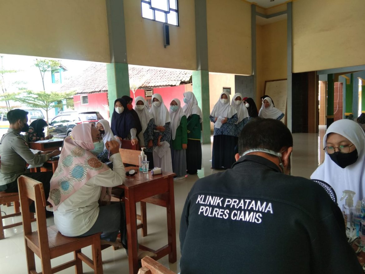 Gerai Vaksinasi Presisi Polres CIamis Secara Mobile Menyasar Kesemua Elemen Masyarakat