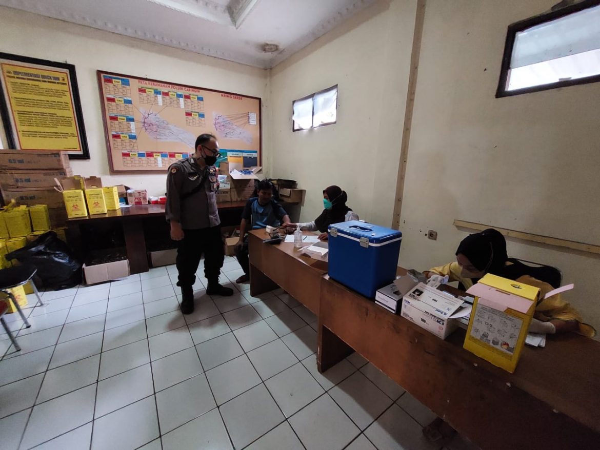 Polsek Caringin Melaksanakan Vaksinasi Gerai Vaksin Presisi Booster 1-2 Dan 3