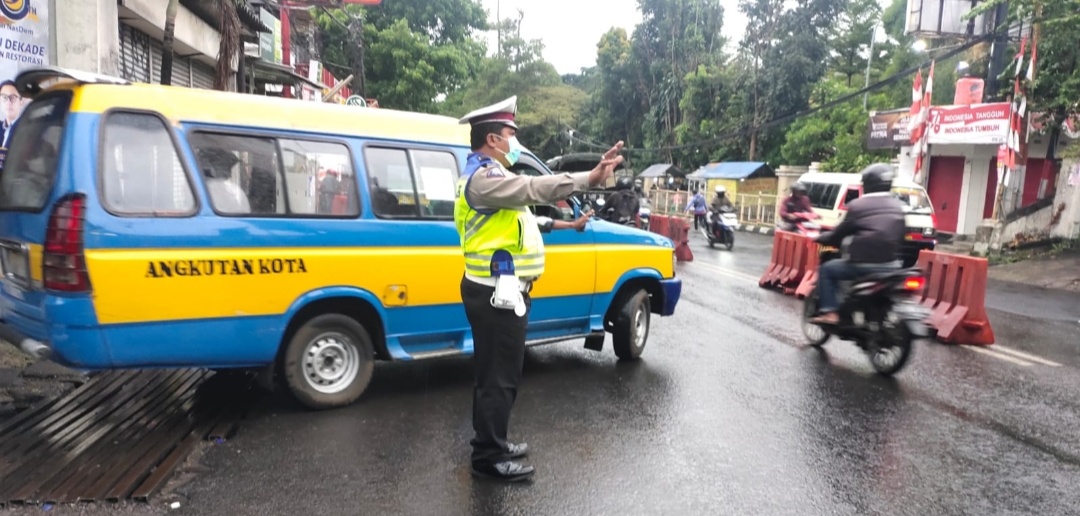 Antisipasi Kepadatan Dan Kemacetan Arus Lalin Di Pagi Hari Polsek Cidadap Gelar Protap Pagi