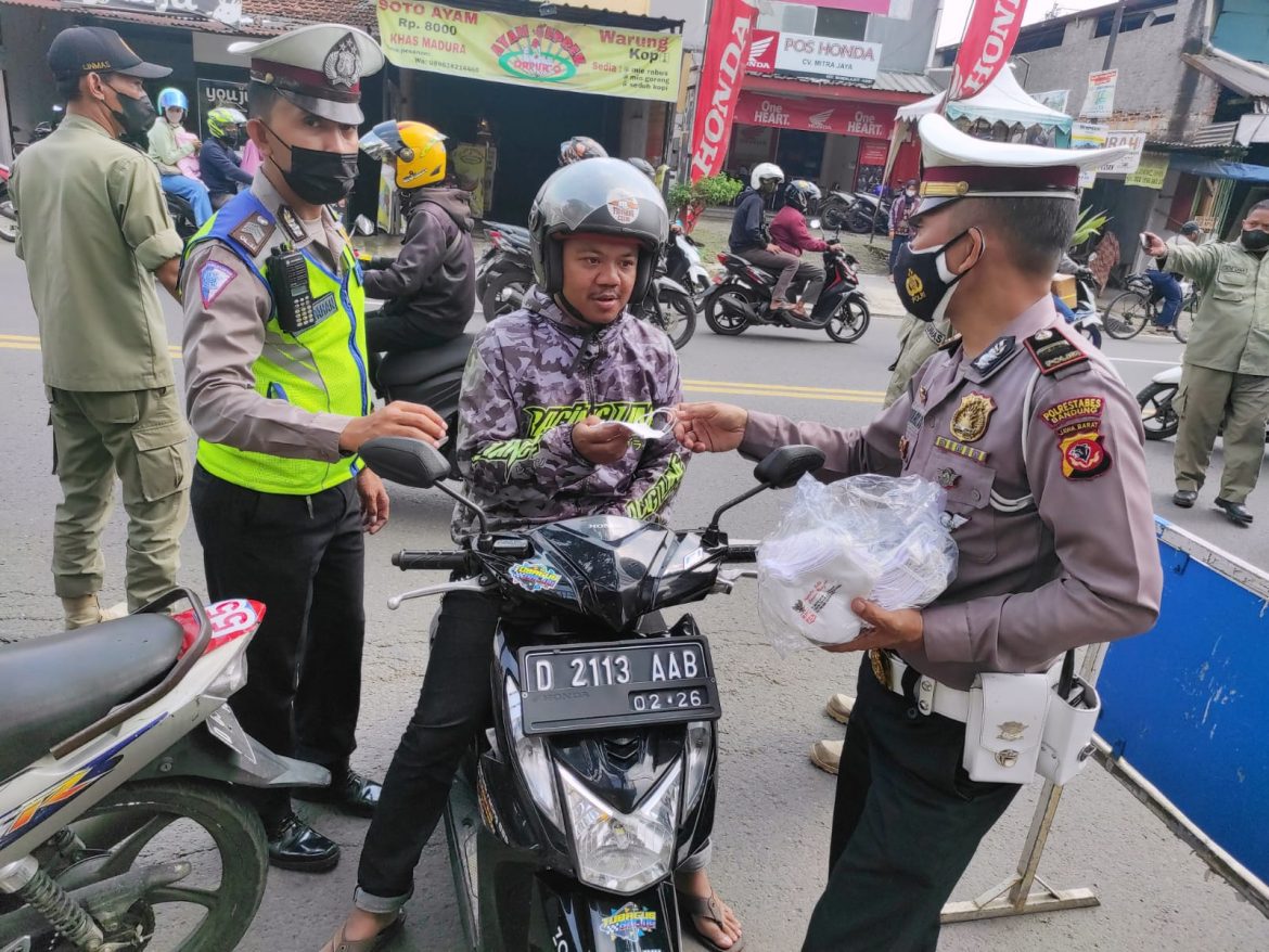 Gelar Ops Yustisi Stasioner Dan Bagi Masker