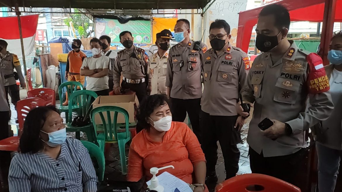Polsek Metro Taman Sari Bersama 3 Pilar Menggelar Vaksinasi Booster Serentak