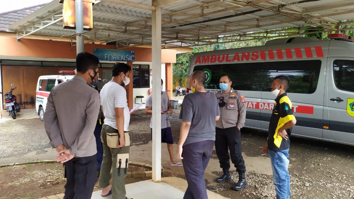 Seorang Pria Meninggal Dunia Di Teras Rumah d Karena Sakit