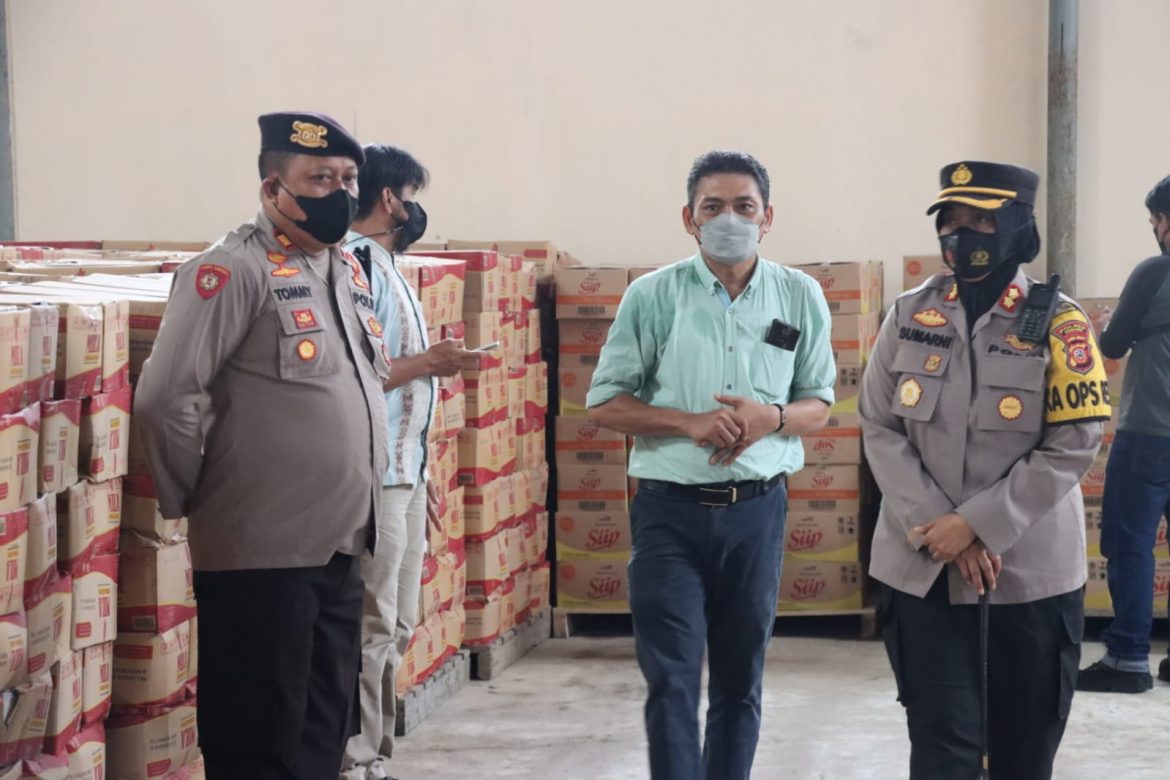 Kapolres Subang Pantau Stok dan Harga Minyak Goreng di Pasar Purwadadi