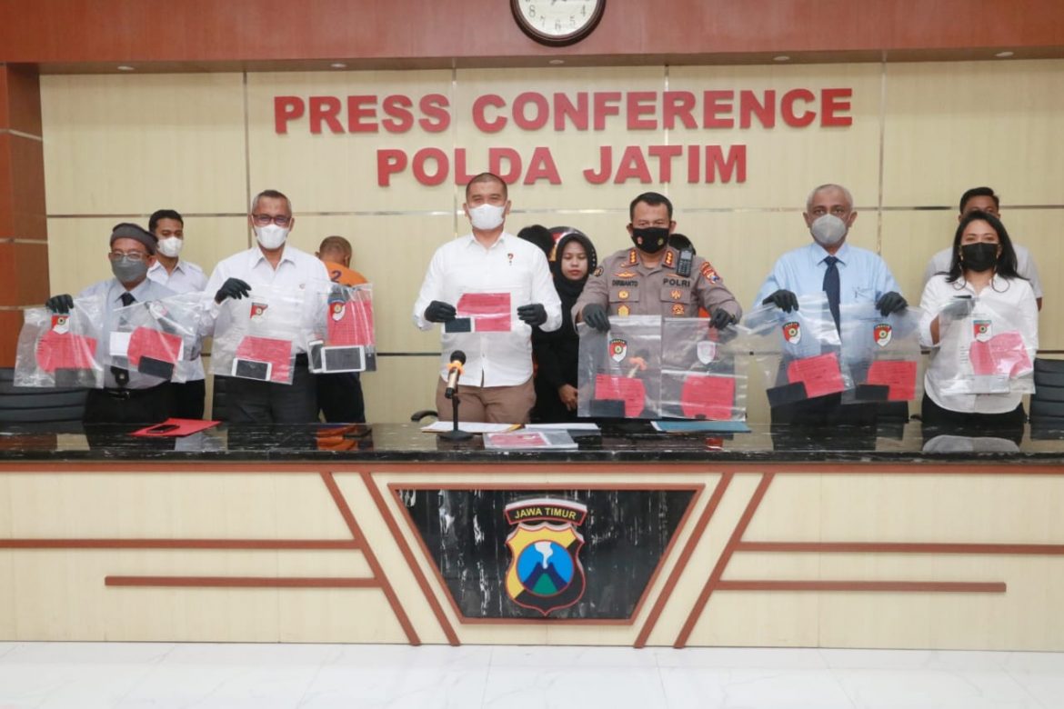 Ditreskrimum Polda Jatim Tetapkan 5 Orang Tersangka 1 DPO, Kasus Mafia Bola Liga 3