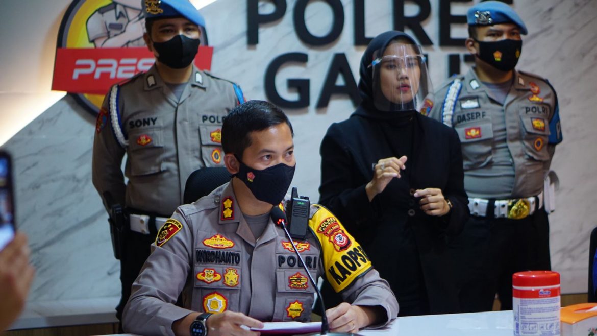 Konferensi Pers Kronologis Dugaan Perkara Tindak Pidana Penganiayaan