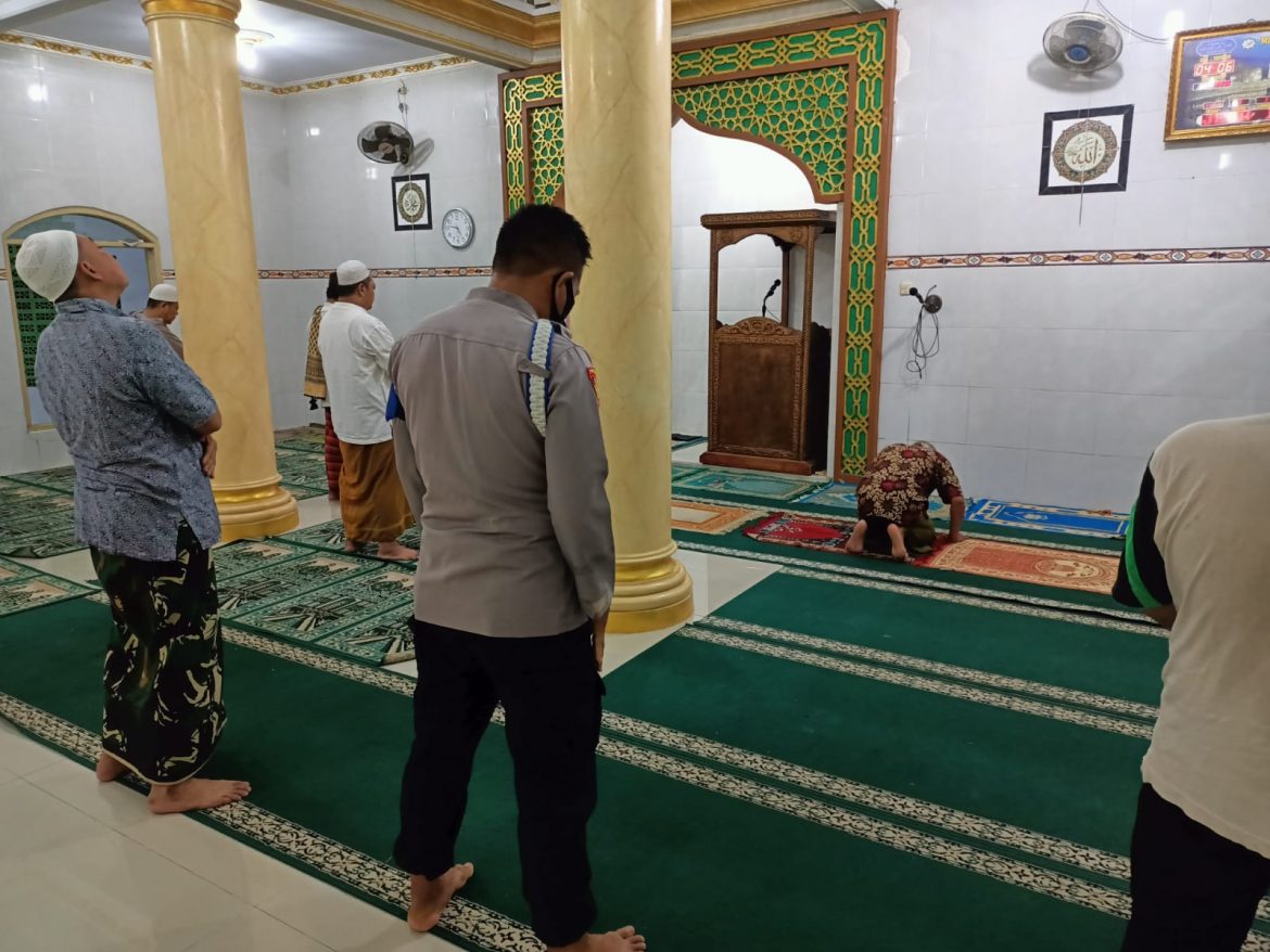 Untuk Meningkatkan Keimanan, Anggota Polsek Tigaraksa Polresta Tangerang Melaksanakan Subuh Keliling
