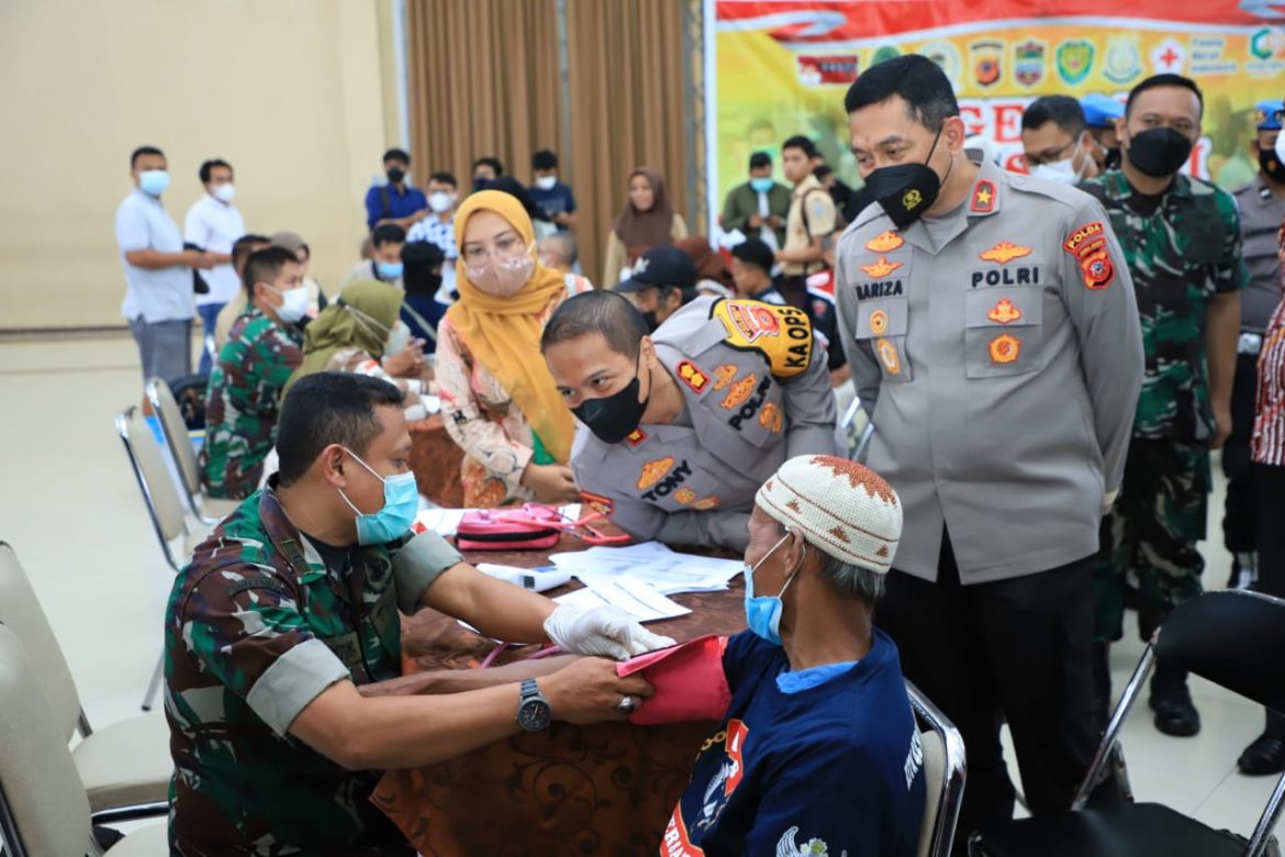 Wakapolda Jabar Tinjau Kegiatan Gerai Vaksinasi Di Kabupaten Ciamis