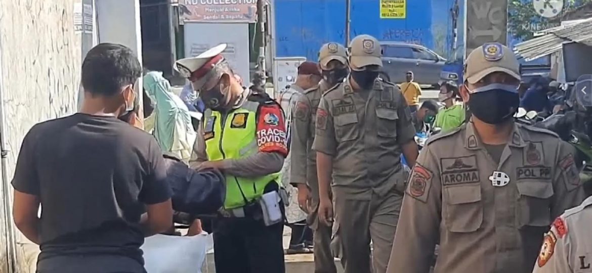 Polsek Gunung Sindur Gelar Patroli Pendisiplinan Prokesdi Pemberlakuan PPKM Level II
