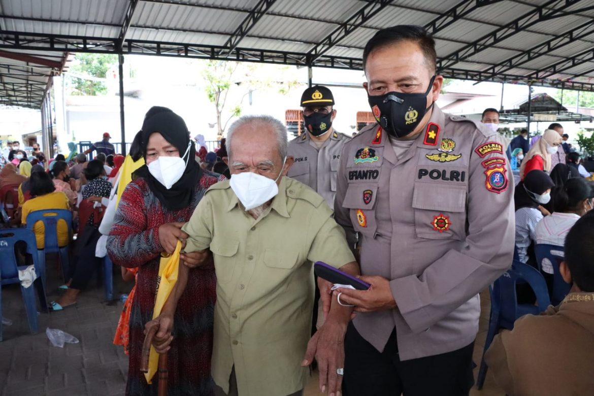 Dukung Program Nasional Polres Simalungun Gempur Vaksinasi Di Kantor Camat Tanah Jawa