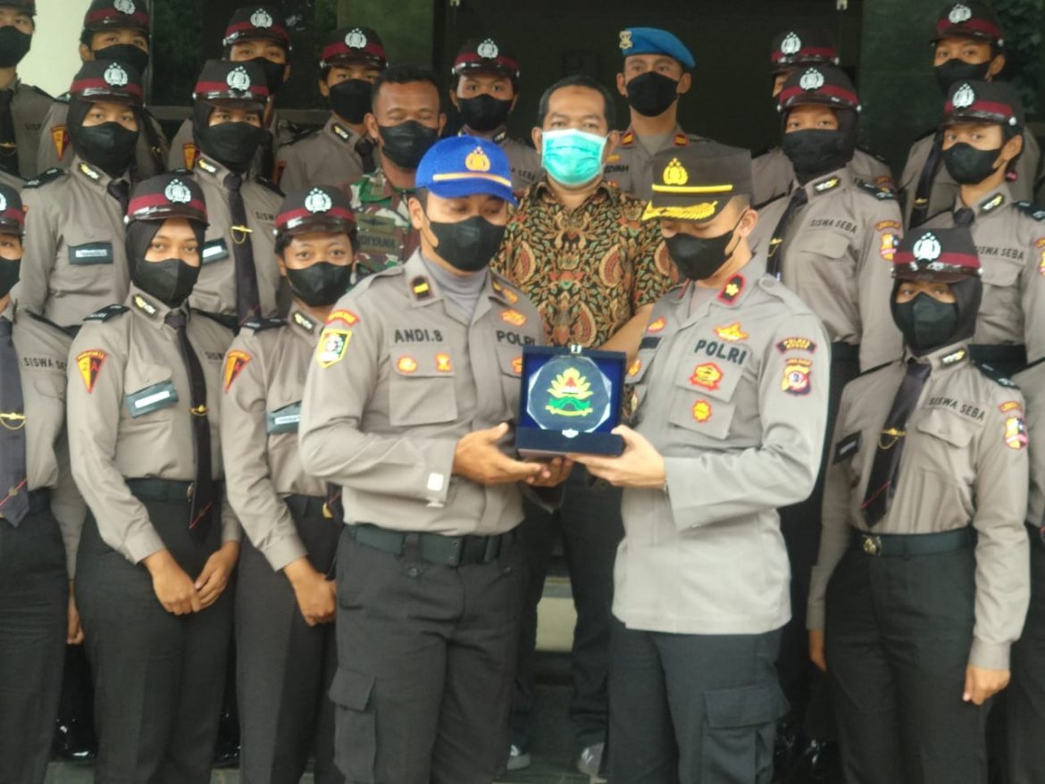 Kapolsek Citeureup Berikan Sambutan Sekaligus Arahan Tentang Kinerja Polri kepada siswa Sepolwan Angkatan ke 51