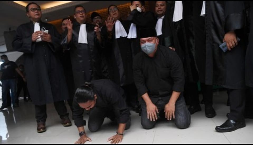 Terdakwa Briptu Fikri Ramadhan dan Ipda M Yusmin Ohorella Divonis Bebas Terkait Perkara Penembakan Laskar FPI Di KM 50 Tol Cikampek.