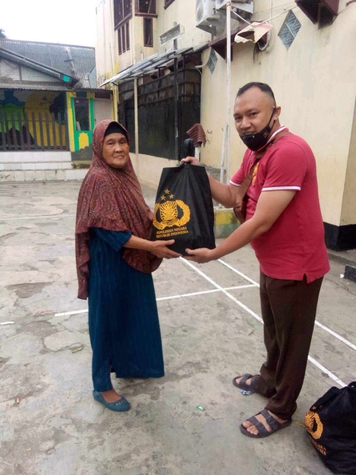 Dalam Rangka Menyambut Bulan Suci Ramadhan Gerakan Pemuda Jakarta Bersama Polri Kembali Mengadakan Sambang Salam Sapa Masyarakat Sekaligus Bakti Sosial