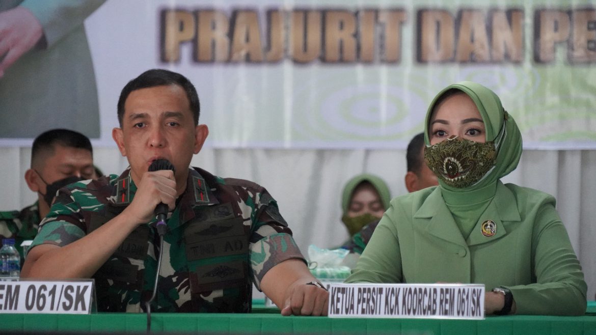 Kunjungan Perdana Komandan KOREM 061/SK Beserta Ketua Persit KCK Koorcab Rem 061/SK Ke Kodim 0608/Cianjur