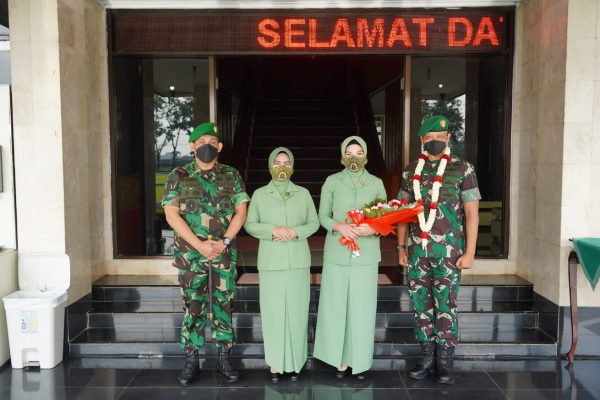 Prajurit Korem 071/Wijayakusuma Sambut Calon Danrem Baru.