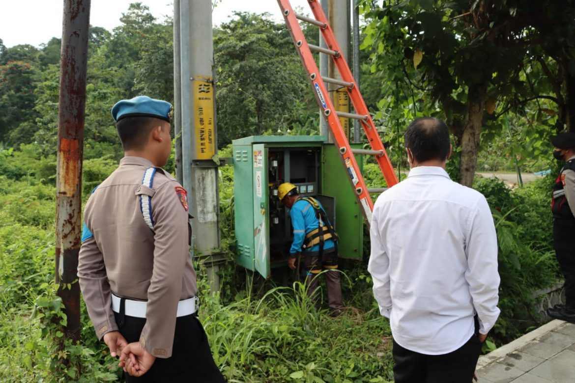 Travo Listrik Depan DPRD Pelabuhanratu Meledak, Polisi Langsung Hubungi PLN Serta Kawal Perbaikannya