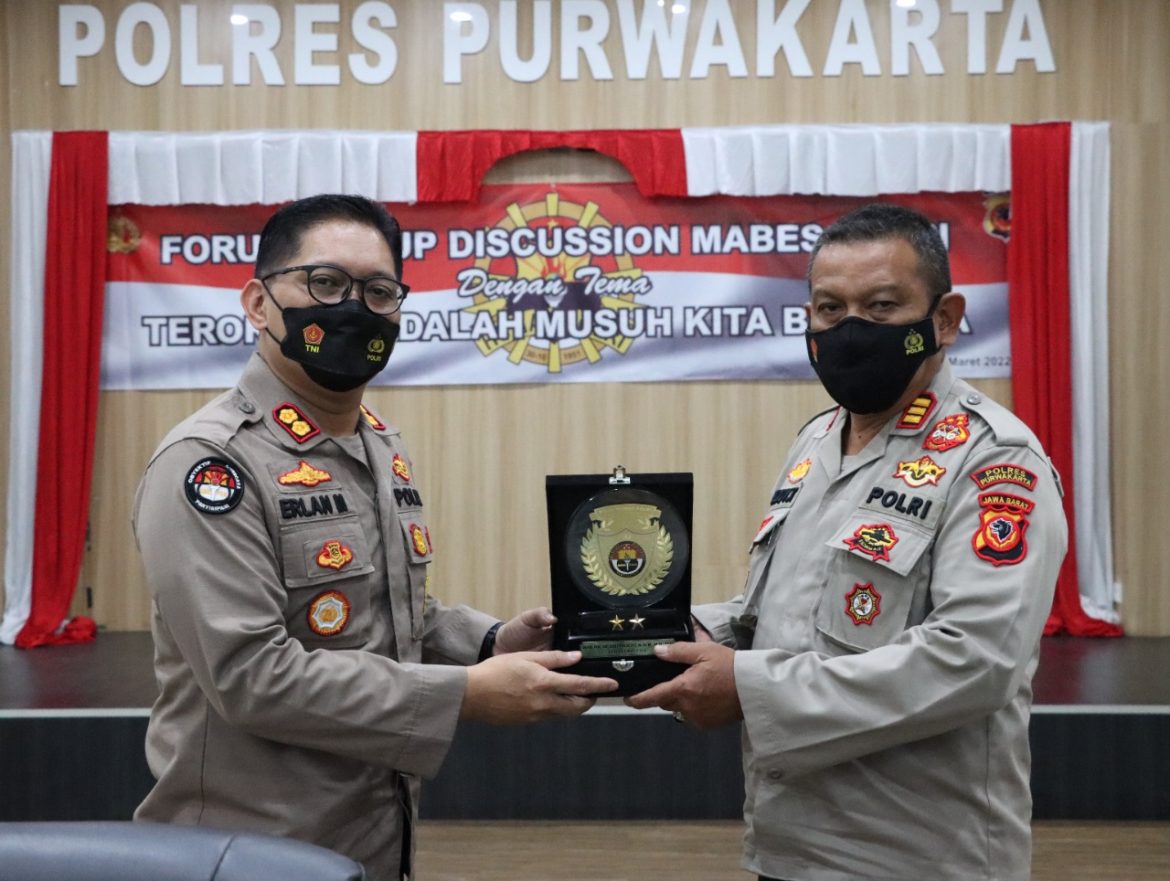 Cegah Paham Terorisme Dan Radikalisme, Divisi Humas Polri Gelar FGD Di Purwakarta