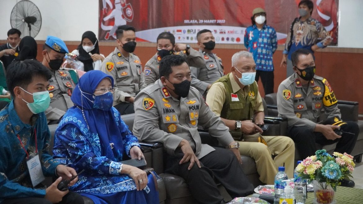 Dalam Rangka Vaksinasi Serentak Kapolri Lakukan Pengecekan Melalui Zoom Meeting