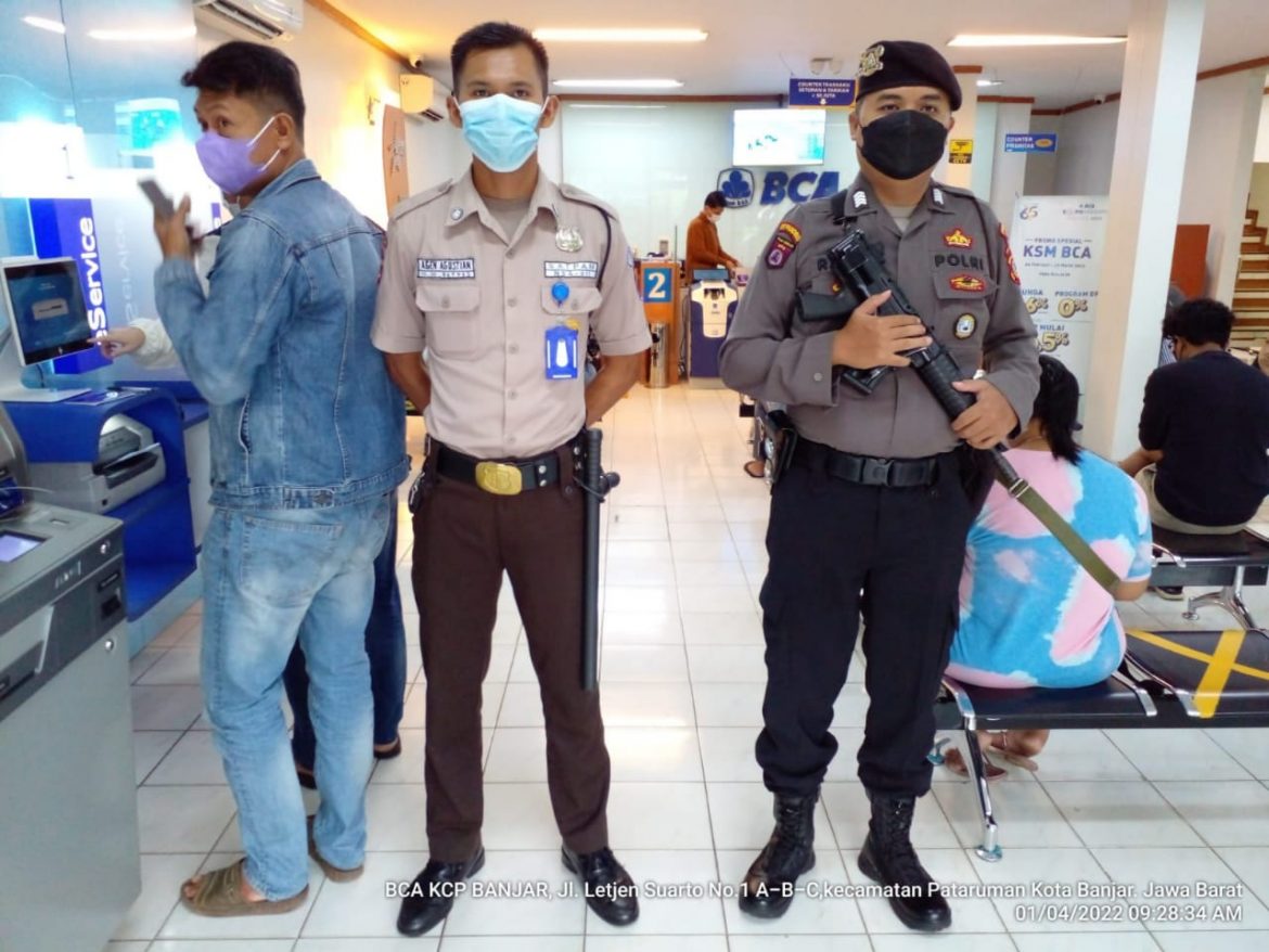 Pengamanan Perbankan oleh satuan Samapta