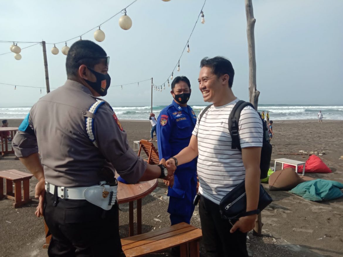 Sat Polairud Polres Ciamis Melaksanakan Pengamanan Kawasan Pantai Pangandaran Guna Terciptanya Aman dan Kondusif