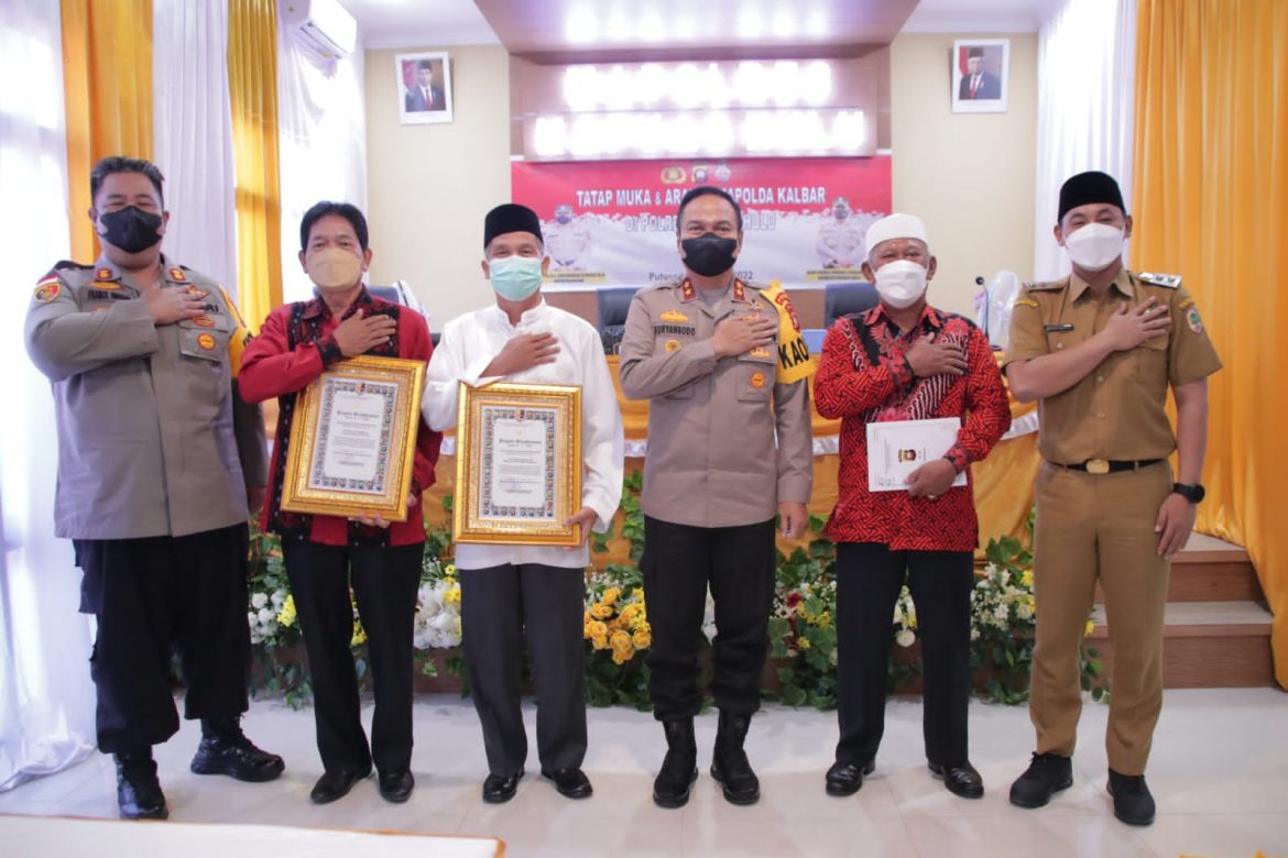 Kapolda Kalbar Bertemu Forkopimda Kapuas Hulu Bahas Penanggulangan Karhutla