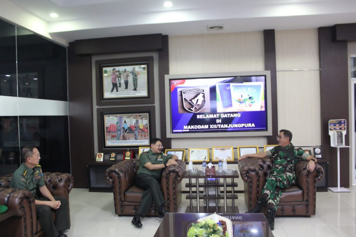 Pangdam XII/Tpr Terima Kunjungan Silaturahmi Dirum Puskesad