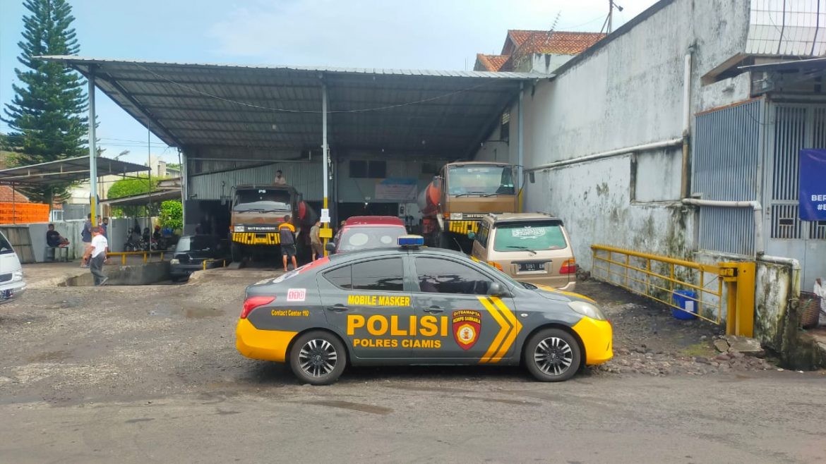 Sat Samapta Polres Ciamis Melaksanakan Pengamanan dan Pengawalan Tangki Minyak Goreng Curah Subsidi